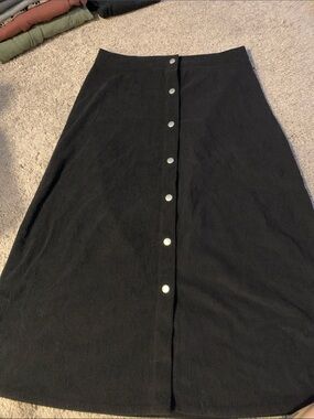 Cider Black Button-Front A-Line Midi Skirt